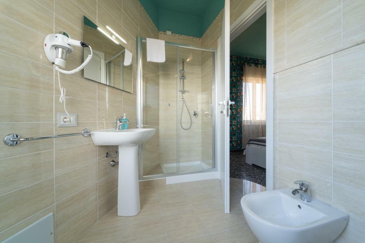 Budget Rooms Carbonazzi 17 Cagliari Exterior foto